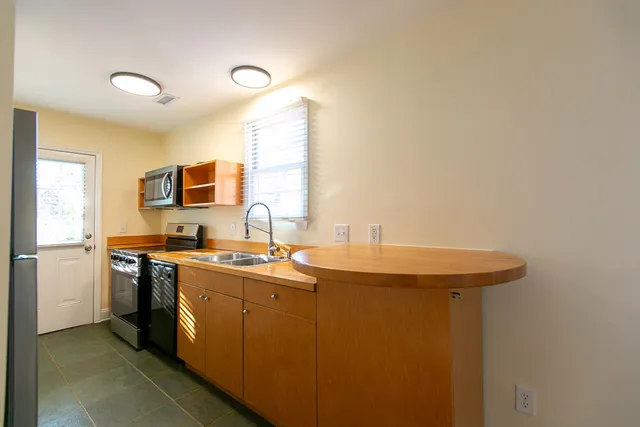 $2,500 | 87 America Street, Unit C, Charleston, SC 29403