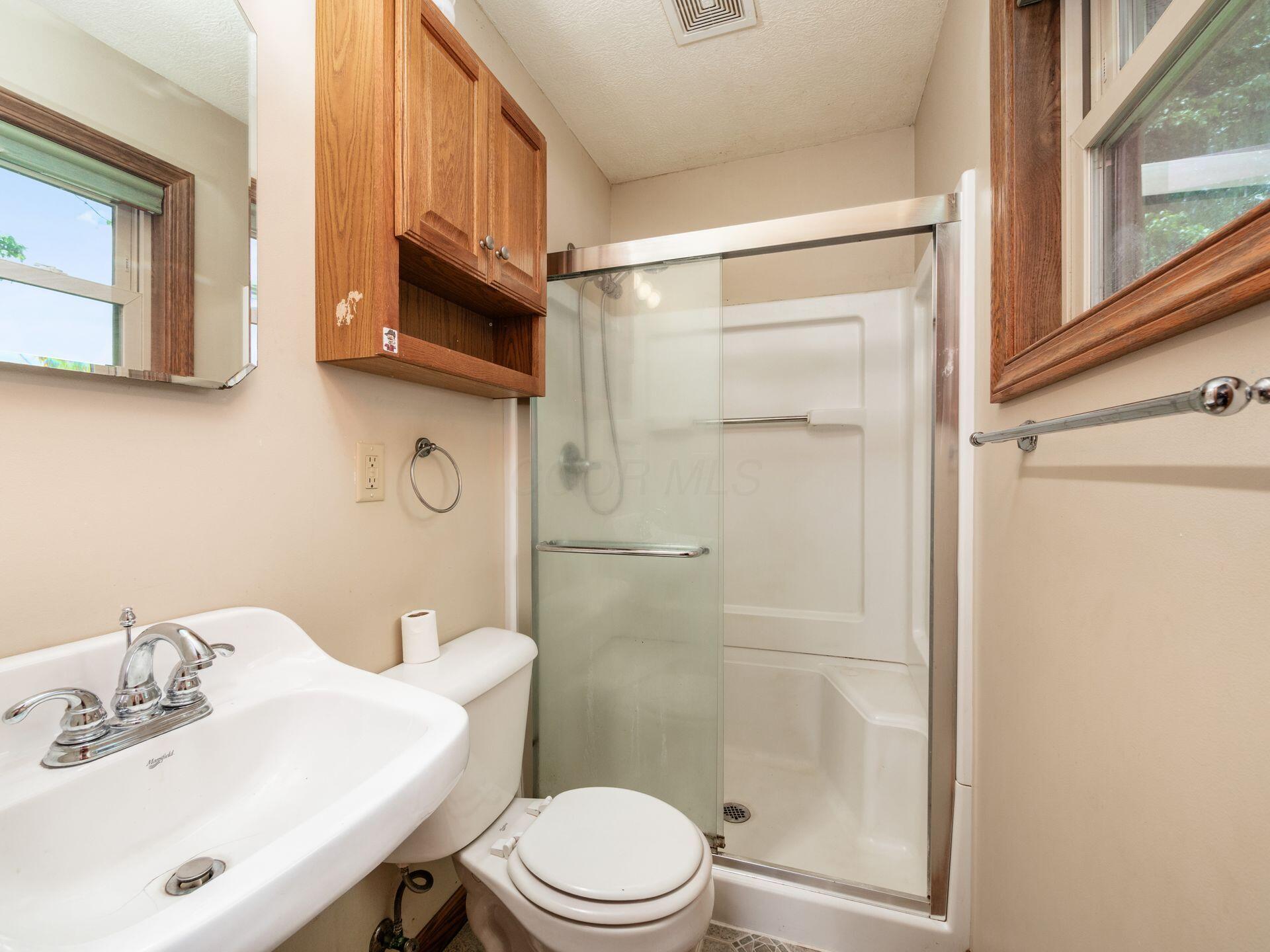 14288 Wooster Road Mount Vernon, OH 43050 - Photo 21 of 45 Owner's Suite Full Bathroom