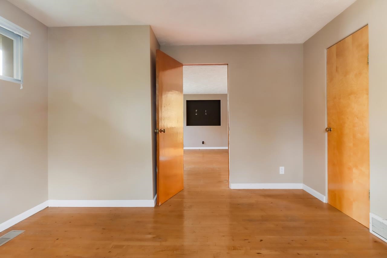 3901 Five Mile Road Traverse City, MI 49686 - Photo 21 of 25 1917580-20.JPG