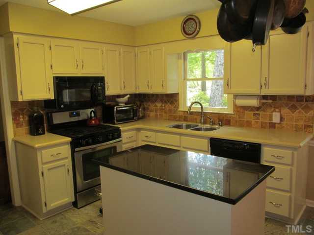 7901 Harbor Drive Raleigh, NC 27615 - Photo 5 of 25 Kitchen
