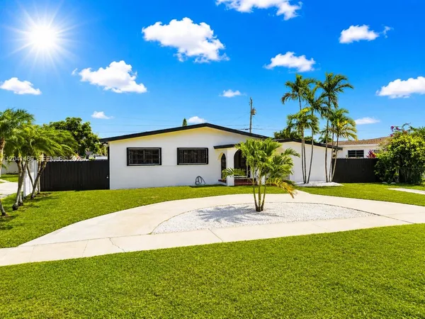 $687,500 | 12370 Southwest 190th Terrace, Miami, FL 33177
