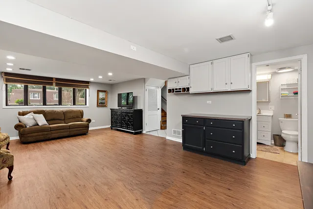 $399,000 | 14405 Greenland Avenue, Orland Park, IL 60462