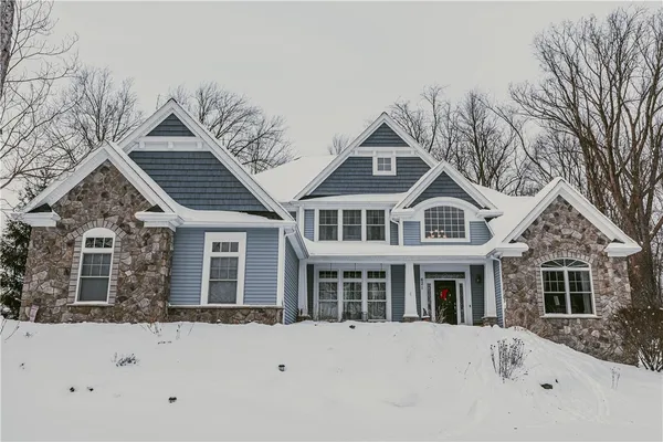 $774,900 | 621 Brookstone Bend, Webster, NY 14580