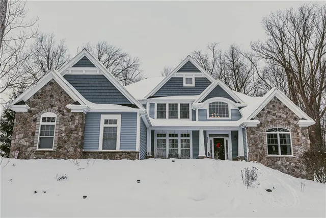 $774,900 | 621 Brookstone Bend, Webster, NY 14580