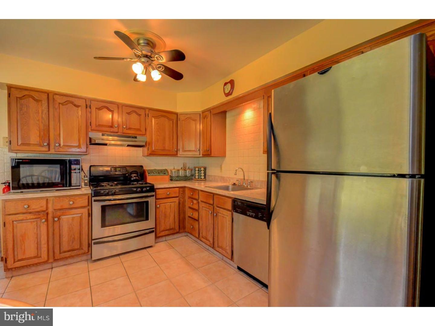 21 Blue Grass Road Clementon, NJ 08021 - Photo 9 of 23