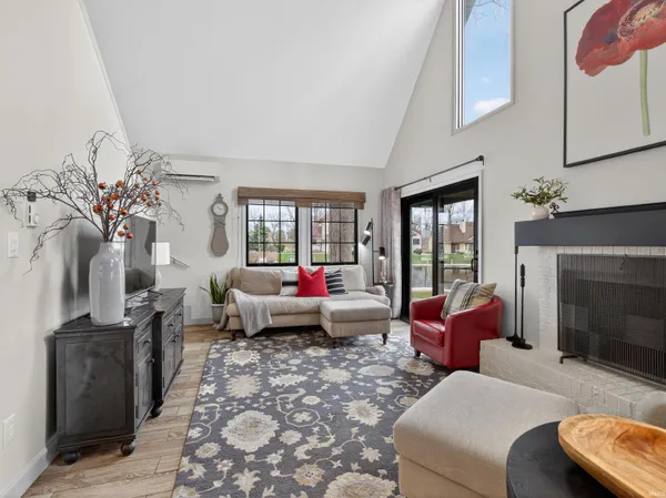 $595,000 | 12240 North Mariposa Drive, Syracuse, IN 46567