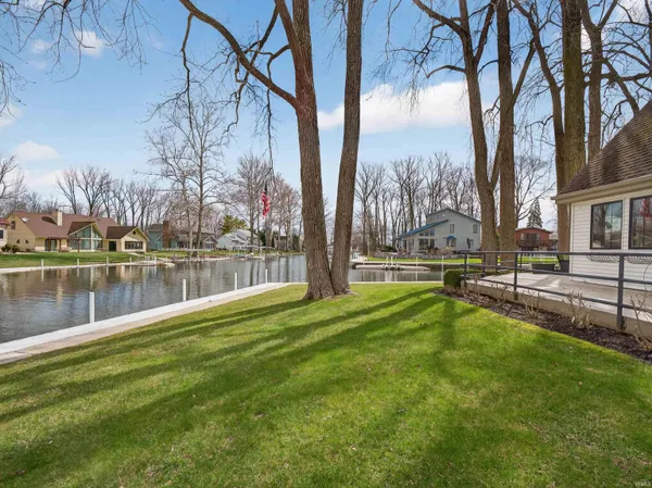 $595,000 | 12240 North Mariposa Drive, Syracuse, IN 46567