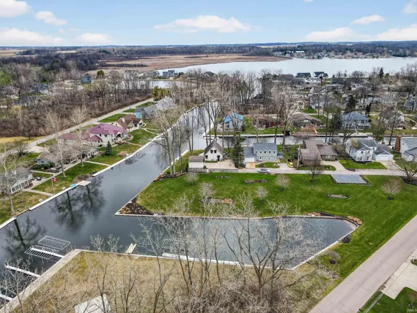 $595,000 | 12240 North Mariposa Drive, Syracuse, IN 46567