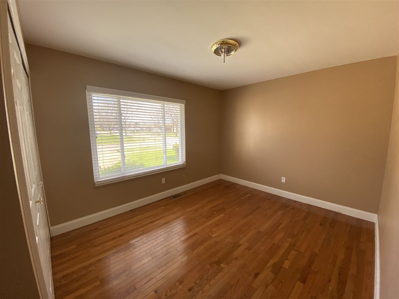 5038 Peekskill Drive Sterling Heights, MI 48310 - Photo 13 of 31 50009914-12.JPG