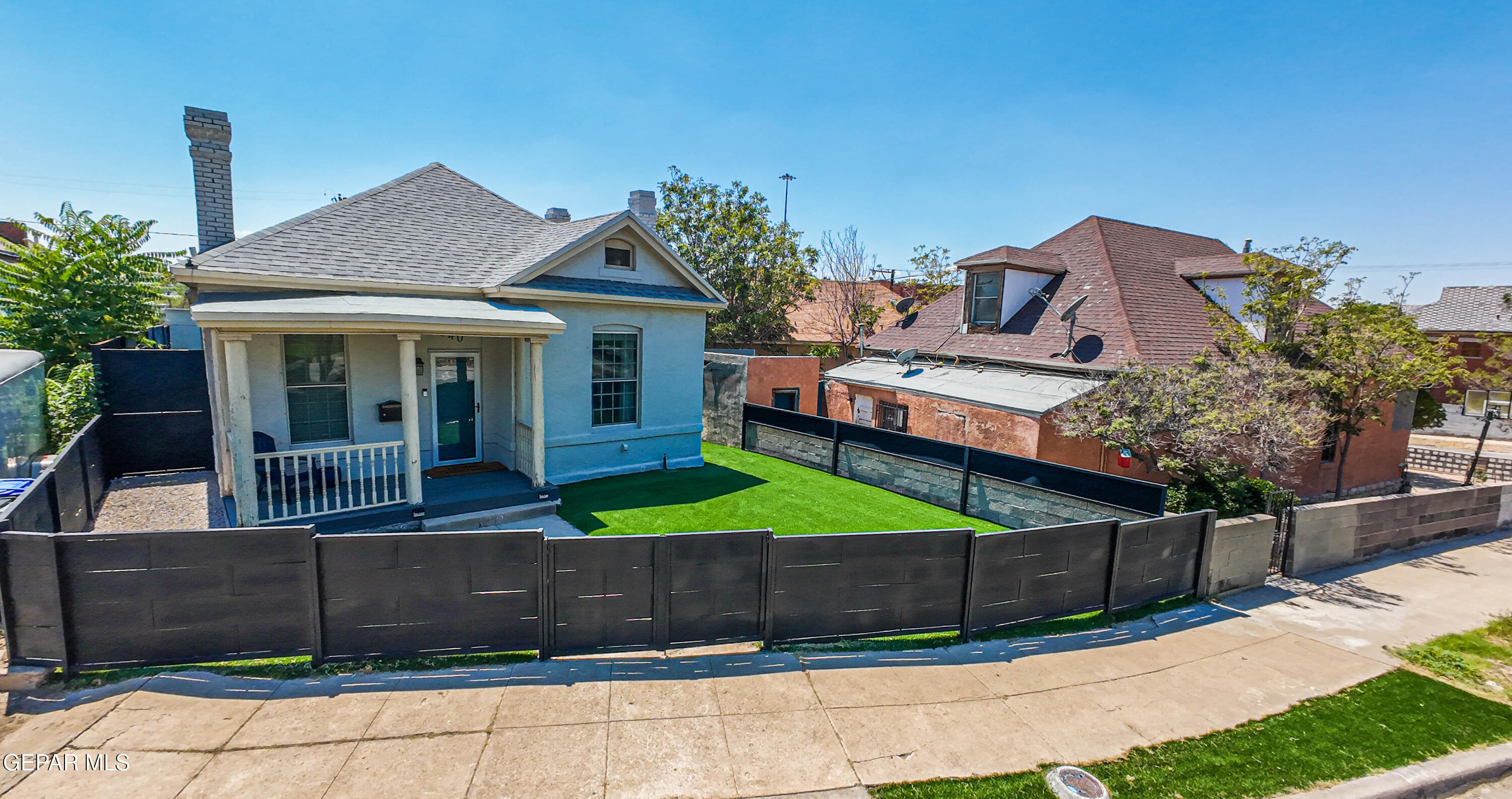 640 Stewart Court El Paso, TX 79902 - Photo 29 of 31 a front view of a house with garden