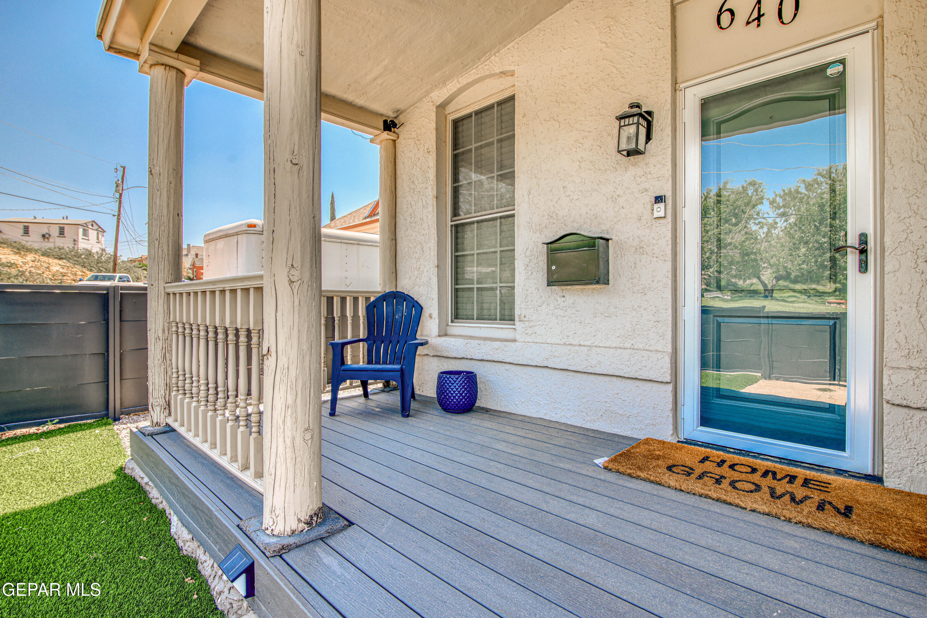 640 Stewart Court El Paso, TX 79902 - Photo 5 of 31 a view of an outdoor space with porch