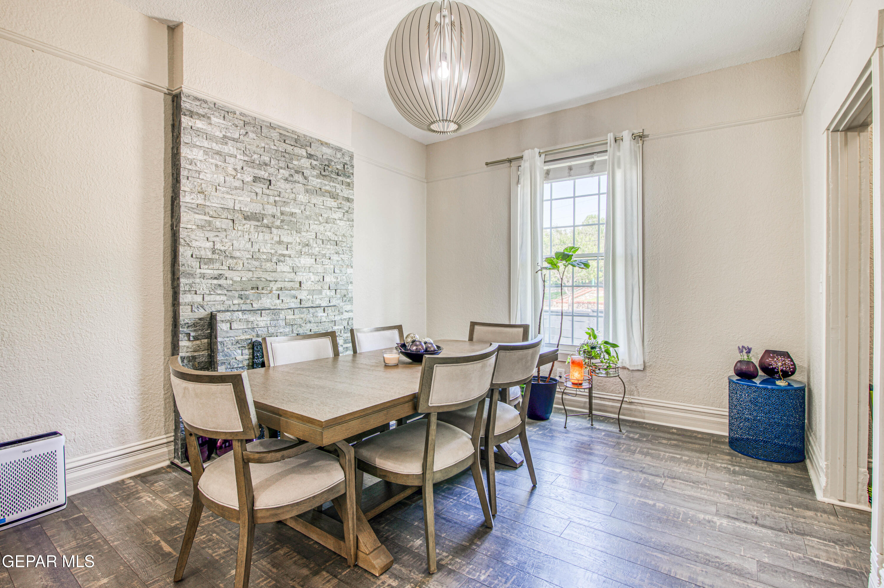 640 Stewart Court El Paso, TX 79902 - Photo 6 of 31 a view of a dining room with furniture window and outside view