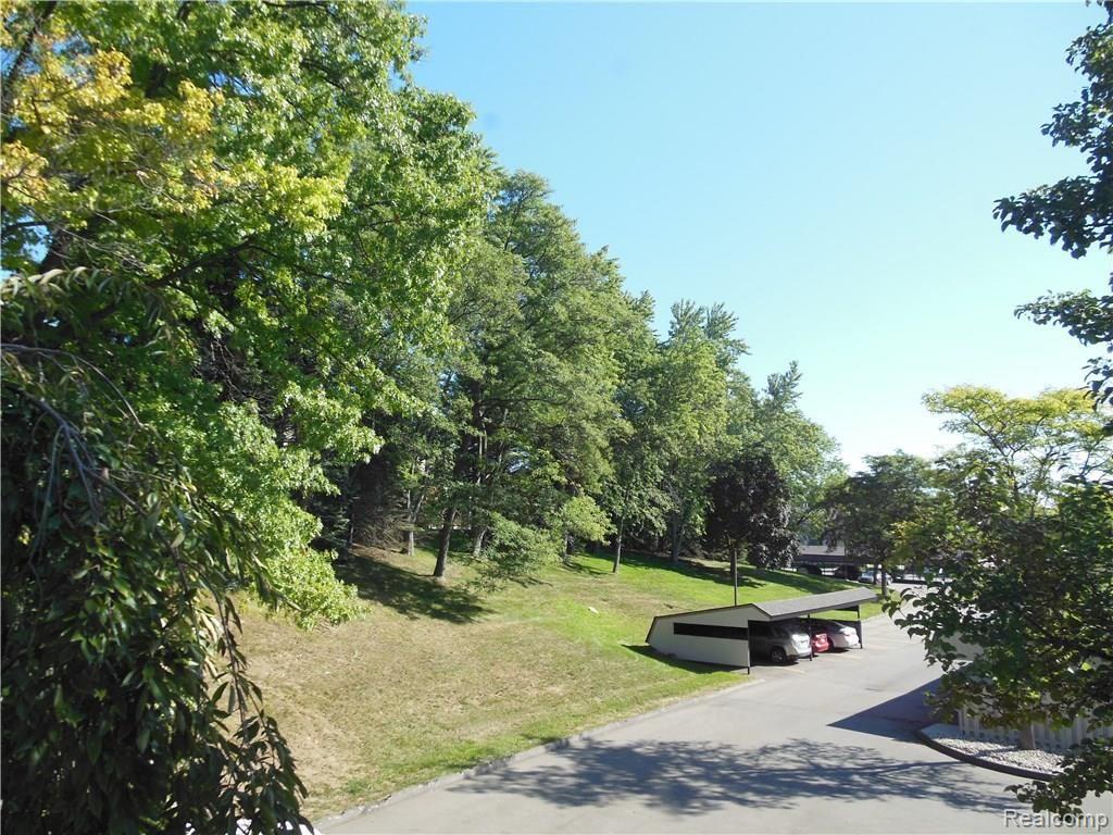1695 Riverside Drive, Unit 11 Rochester, MI 48309 - Photo 29 of 30 riverside 037.JPG