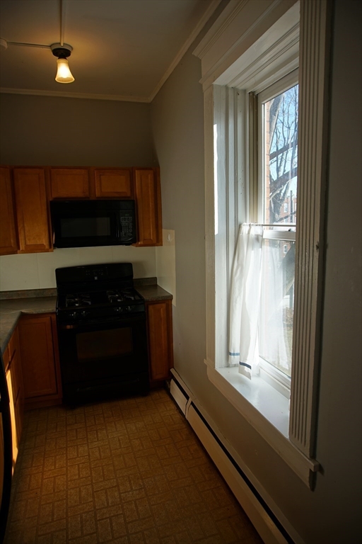 495 Appleton Street, Unit 2R Holyoke, MA 01040 - Photo 17 of 18
