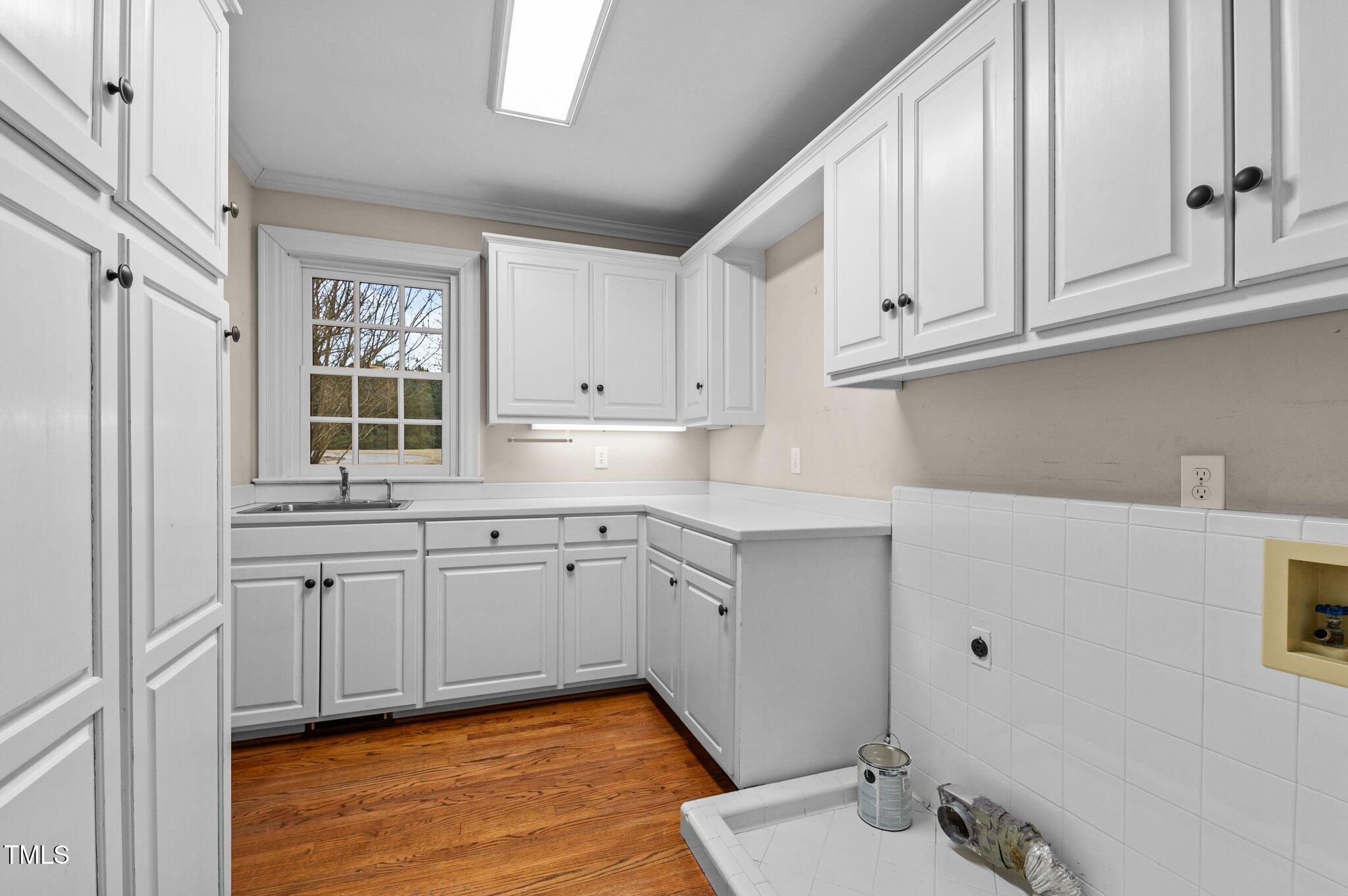 1200 Spring Valley Lake Road Henderson, NC 27537 - Photo 21 of 78 Laundry room