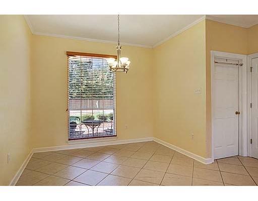 585 Labarre Street Mandeville, LA 70448 - Photo 5 of 12 Gallery Image 5