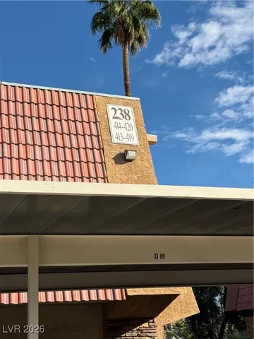 $975 | 5040 Indian River Drive, Unit 417, Las Vegas, NV 89103