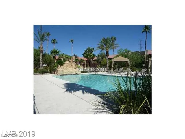 $975 | 5040 Indian River Drive, Unit 417, Las Vegas, NV 89103