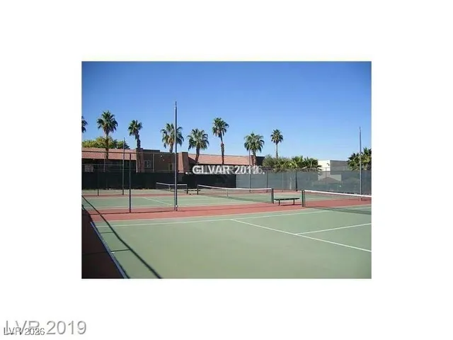 $975 | 5040 Indian River Drive, Unit 417, Las Vegas, NV 89103