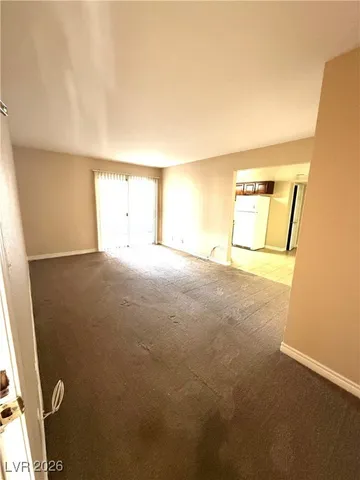 $975 | 5040 Indian River Drive, Unit 417, Las Vegas, NV 89103