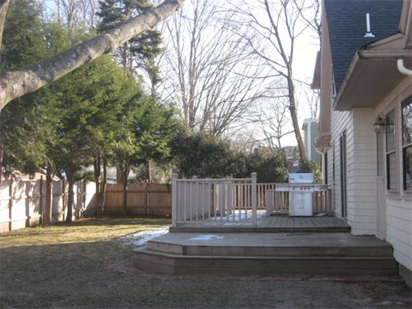11 Stafford Road Danvers, MA 01923 - Photo 2 of 13 Gallery Image 2