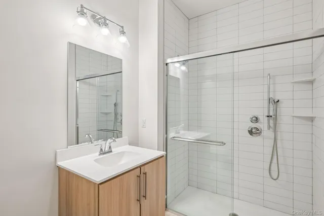 $3,350 | 4180 Sunrise Highway, Oakdale, NY 11769