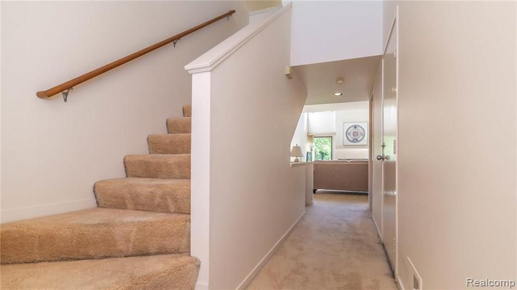 620 Ashley Circle, Unit 81 Rochester Hills, MI 48307 - Photo 39 of 45