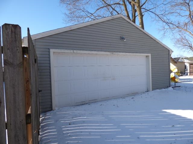 827 Garfield Avenue Beloit, WI 53511 - Photo 22 of 29