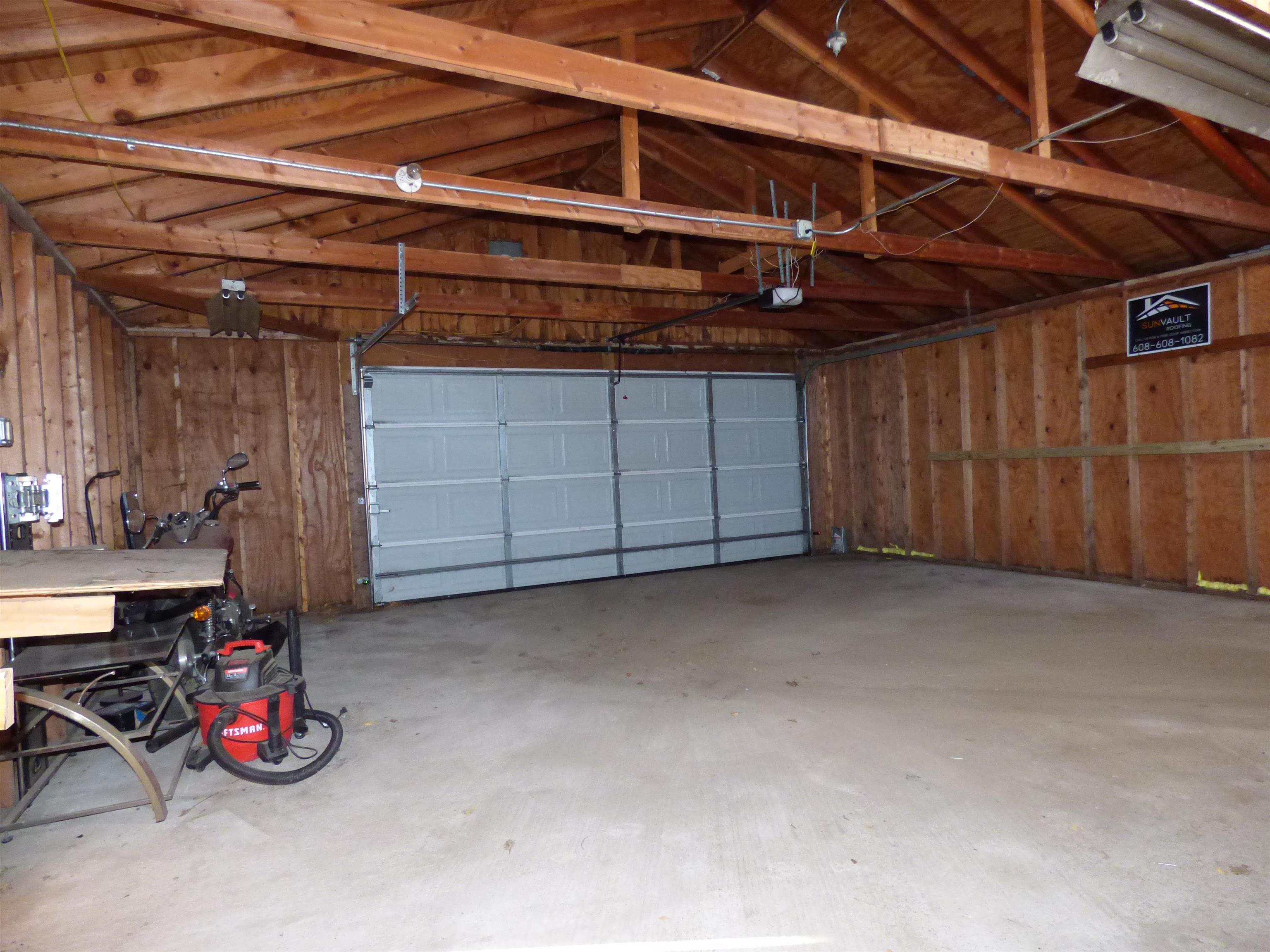 827 Garfield Avenue Beloit, WI 53511 - Photo 23 of 29