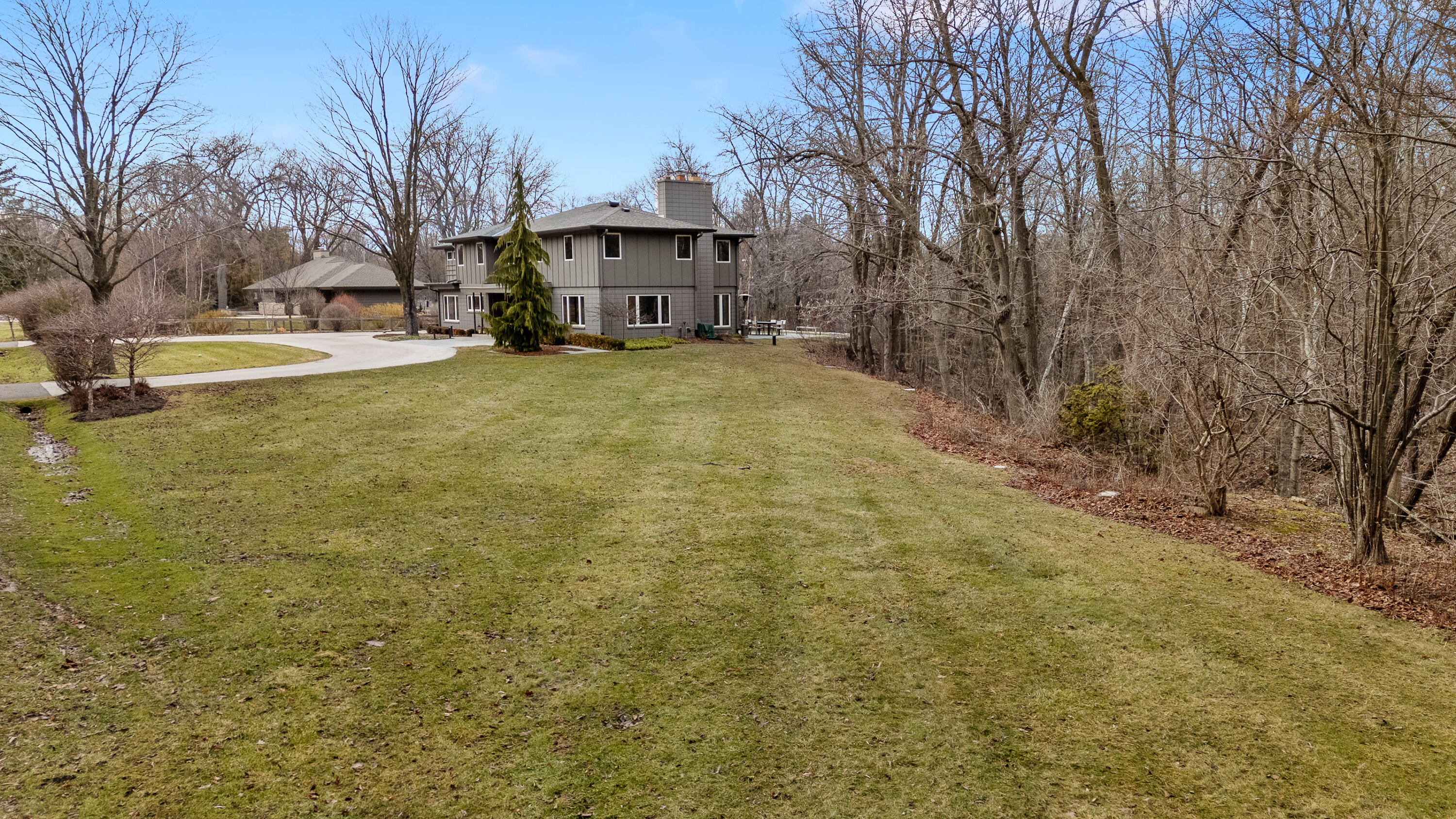 1434 East Brown Deer Road Bayside, WI 53217 - Photo 63 of 64 Large yard