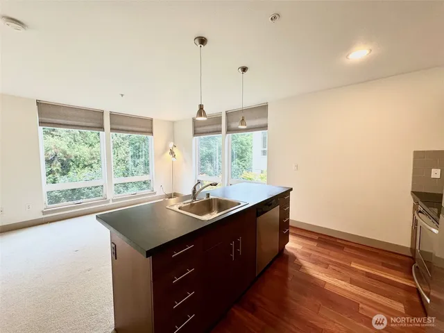 $415,000 | 4547 8th Avenue Northeast, Unit 306, Seattle, WA 98105