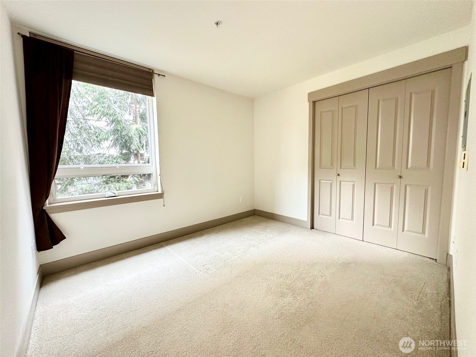 4547 8th Avenue Northeast, Unit 306 Seattle, WA 98105 - Photo 15 of 27