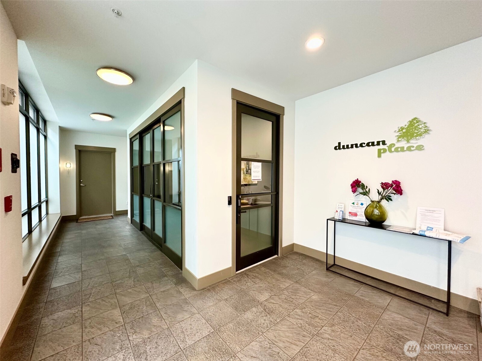 4547 8th Avenue Northeast, Unit 306 Seattle, WA 98105 - Photo 21 of 27