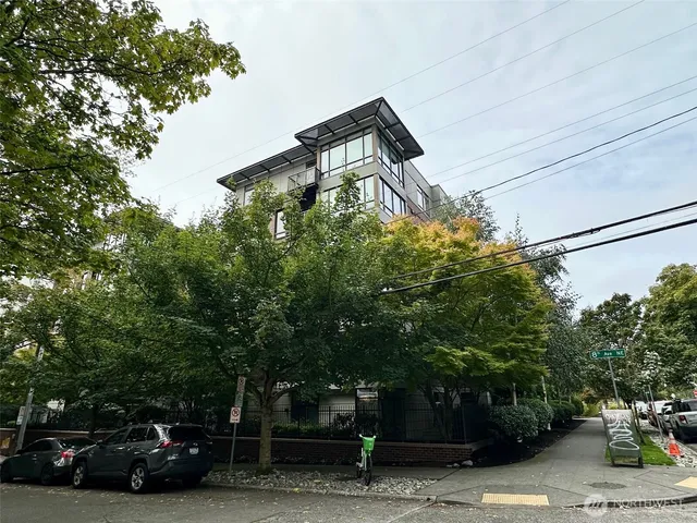 $415,000 | 4547 8th Avenue Northeast, Unit 306, Seattle, WA 98105
