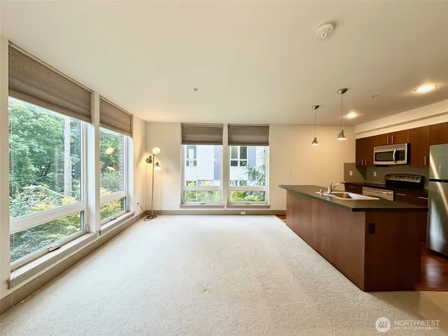 $415,000 | 4547 8th Avenue Northeast, Unit 306, Seattle, WA 98105