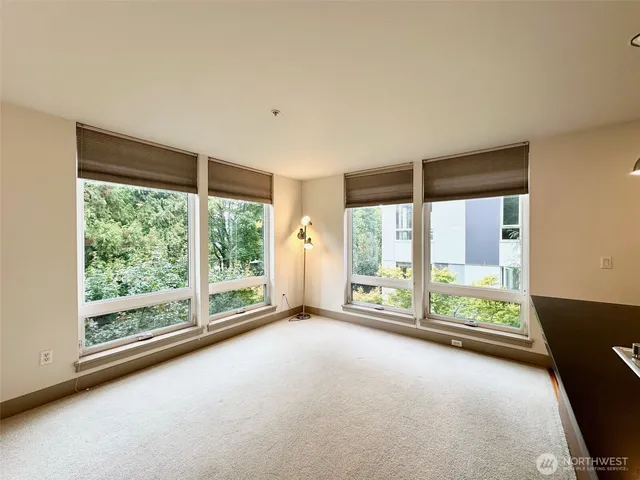 $415,000 | 4547 8th Avenue Northeast, Unit 306, Seattle, WA 98105