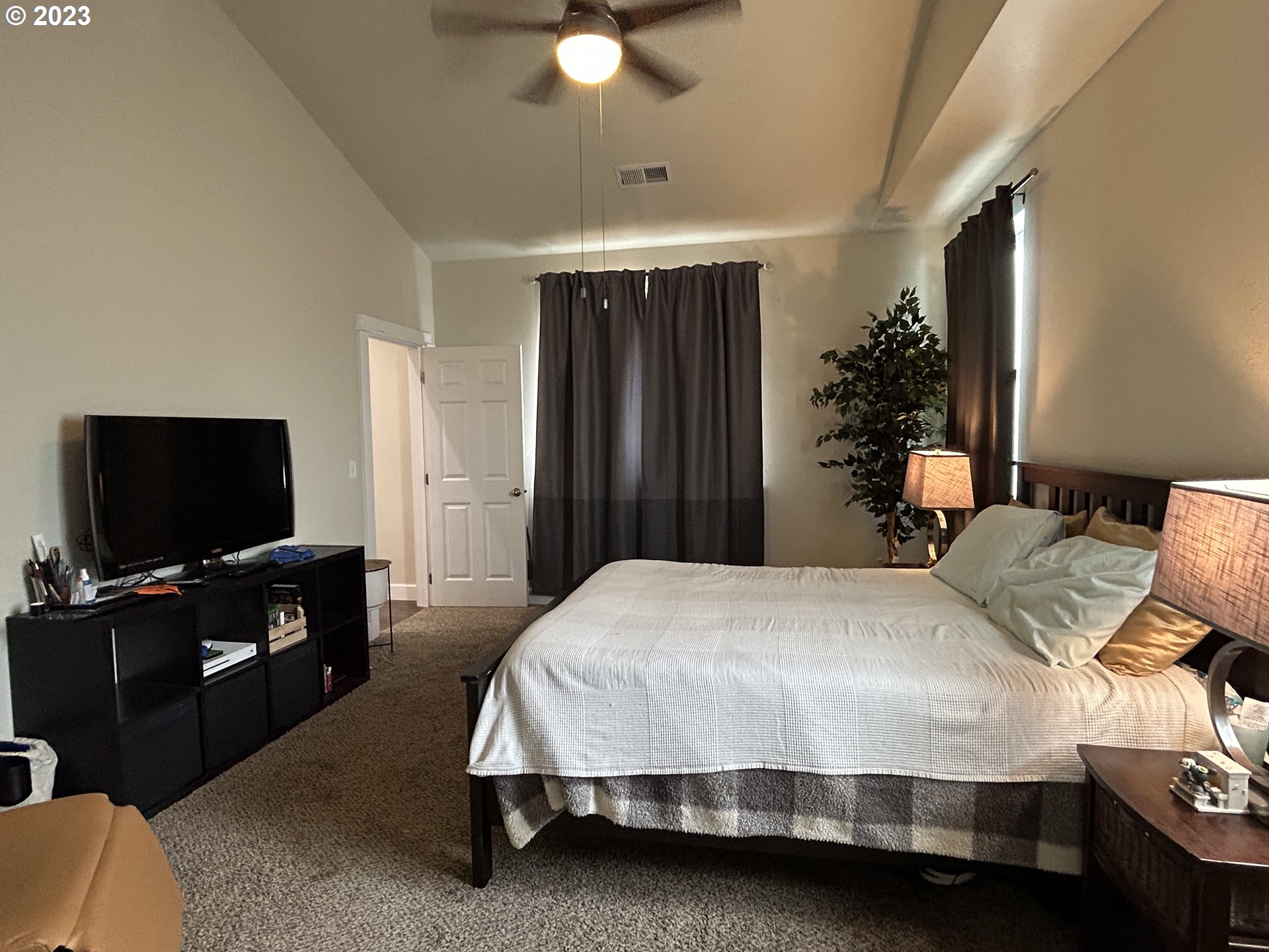 680 Southside Road Sutherlin, OR 97479 - Photo 13 of 28 Primary Bedroom