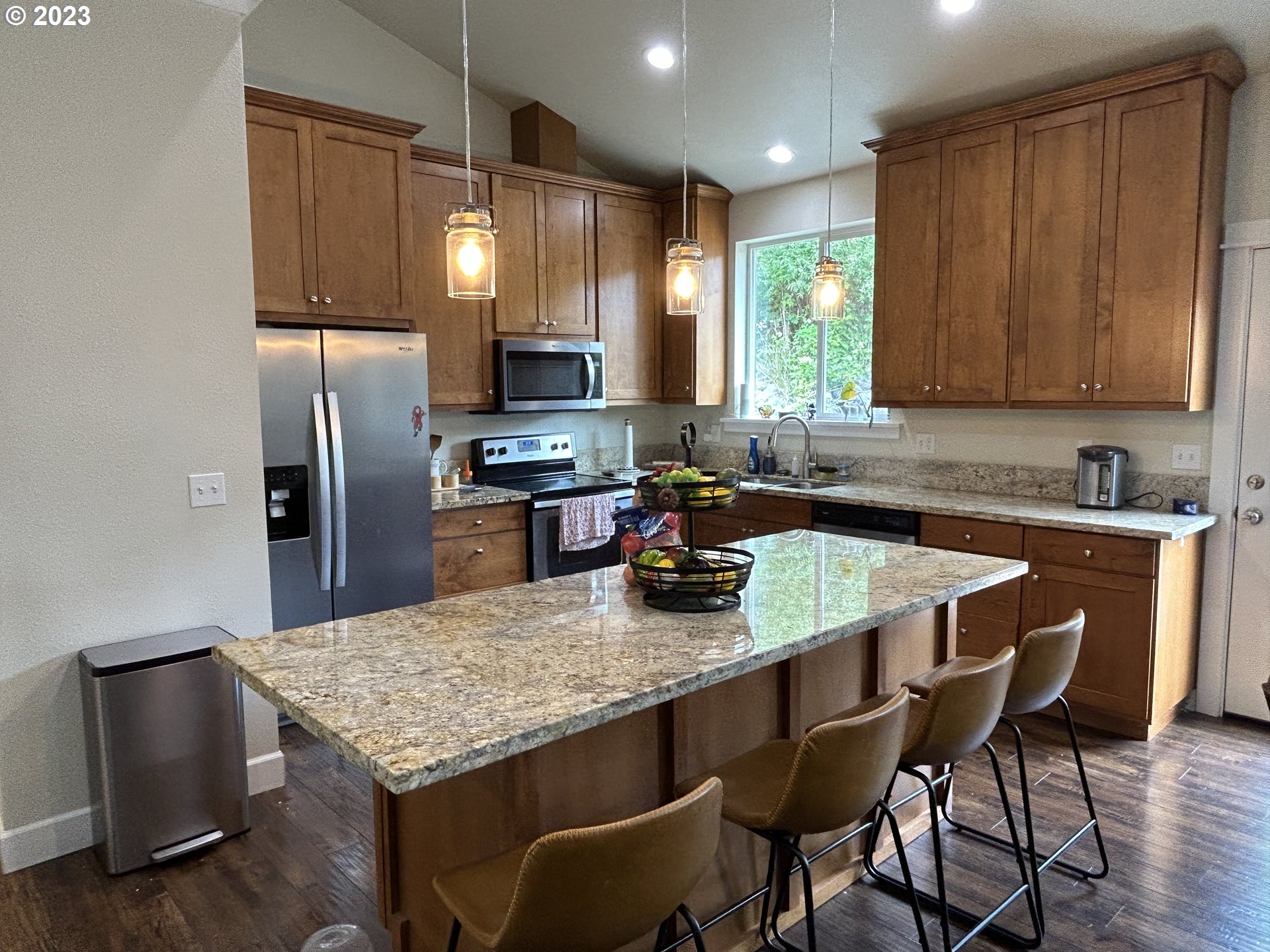 680 Southside Road Sutherlin, OR 97479 - Photo 8 of 28 Kitchen