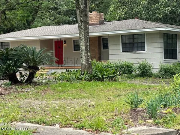 $2,400 | 1133 West Cherokee Glen, Ocean Springs, MS 39564