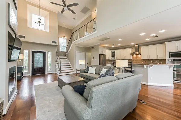 $850,000 | 3100 Massengale Lane, Webster, TX 77598
