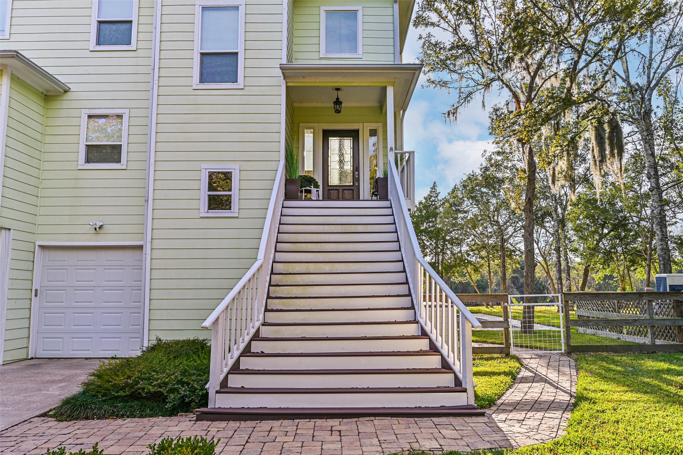 3100 Massengale Lane Webster, TX 77598 - Photo 5 of 32