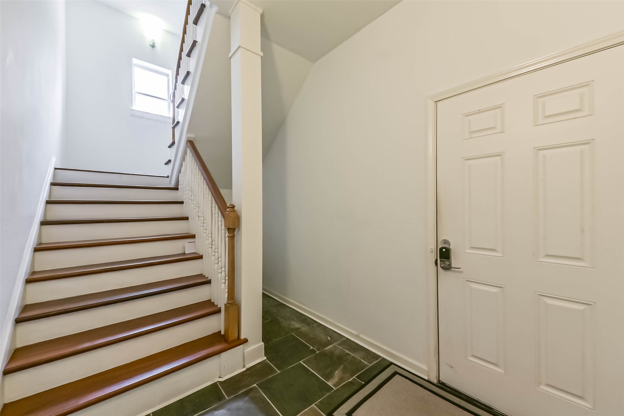 3100 Massengale Lane Webster, TX 77598 - Photo 9 of 32