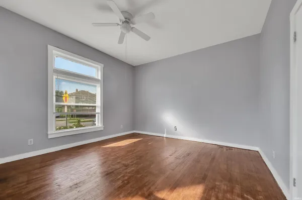 $340,000 | 1309 East Oak Street, New Albany, IN 47150