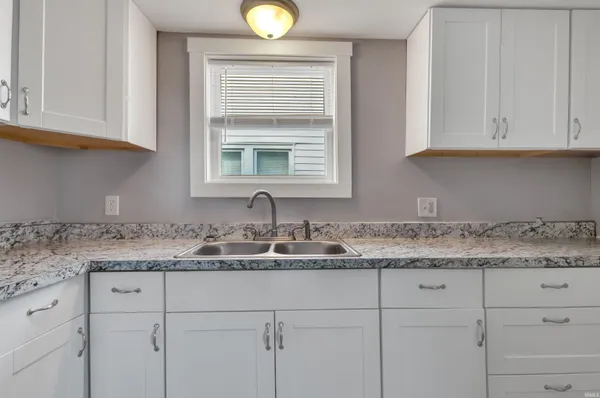 $340,000 | 1309 East Oak Street, New Albany, IN 47150