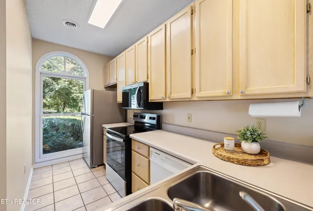 $324,900 | 8408 Woodbend Trail, Knoxville, TN 37919