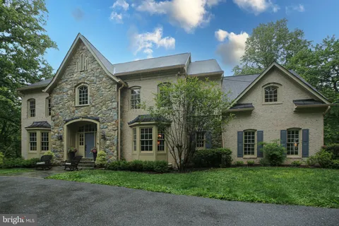 $1,995,000 | 13101 Ridge Drive, Rockville, MD 20850
