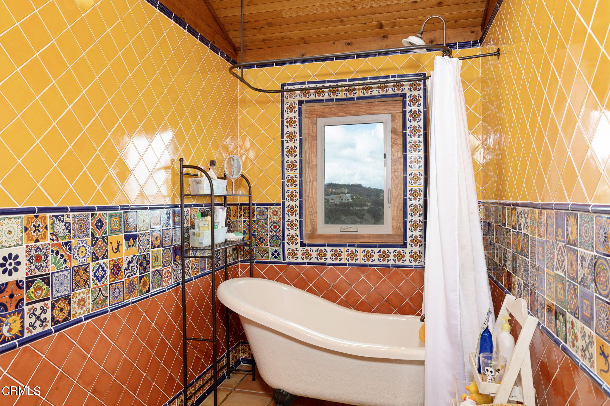 22 Santa Cruz Way Camarillo, CA 93010 - Photo 31 of 58 a bathroom with a bathtub and a shower