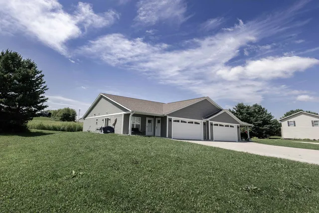 $325,000 | 1398 Bea Ann Drive, Dodgeville, WI 53533