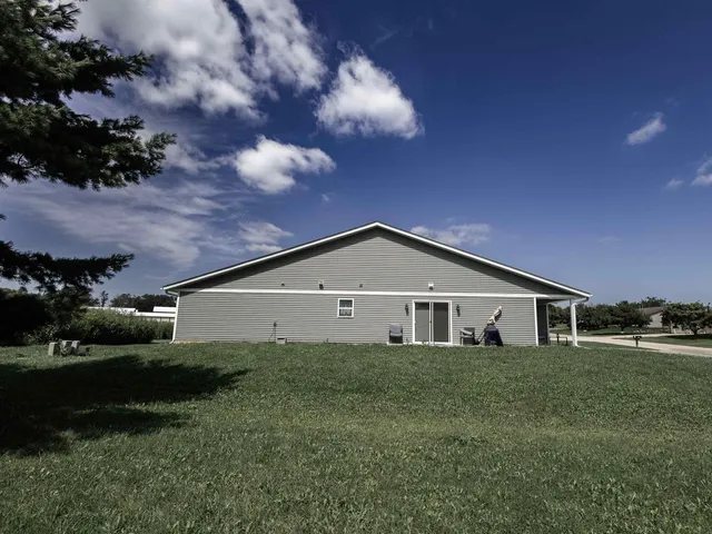 $325,000 | 1398 Bea Ann Drive, Dodgeville, WI 53533
