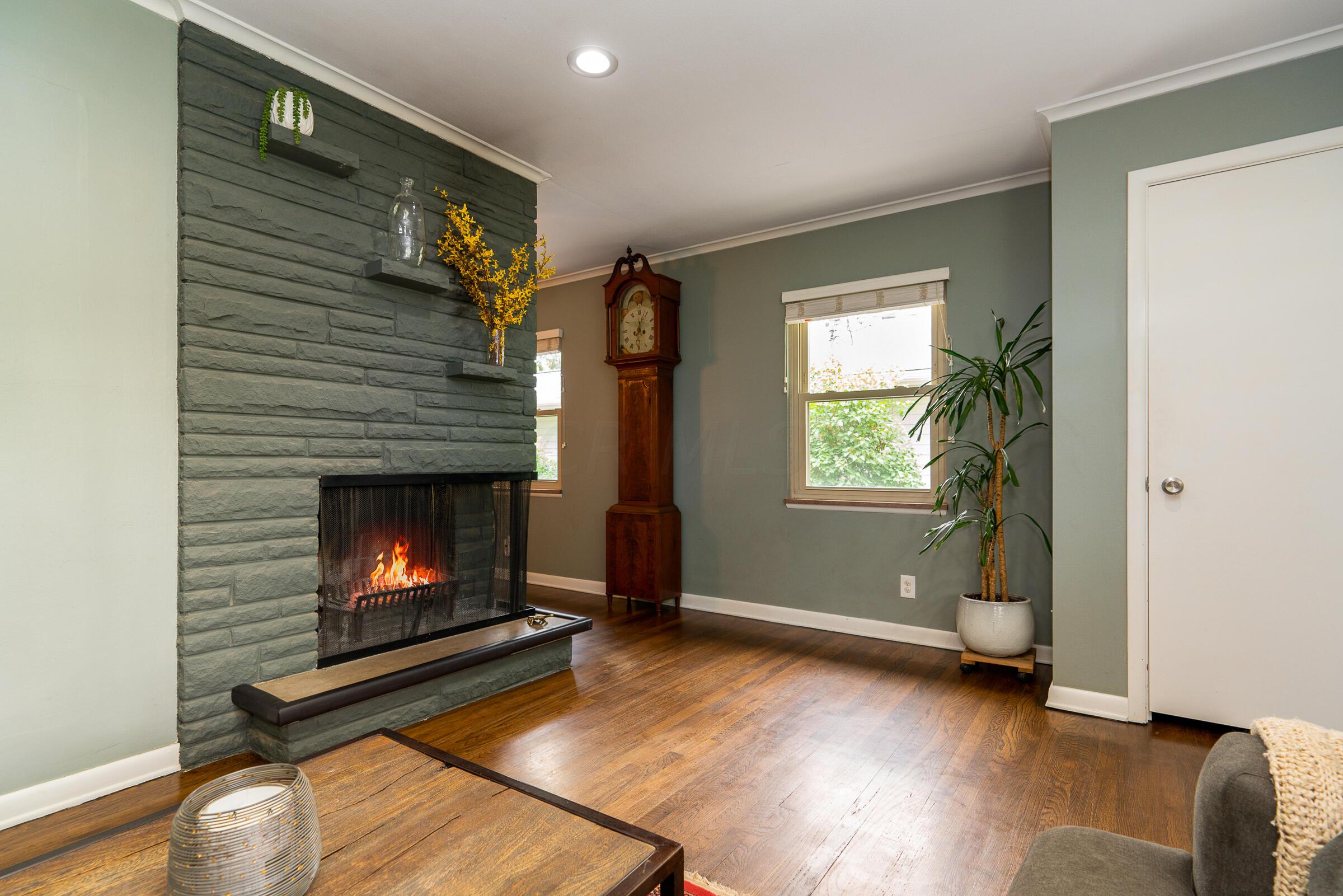 3087 Derby Road Columbus, OH 43221 - Photo 6 of 28 Family Room